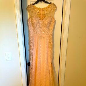 Anny Lee SP4029 - Formal Dress with train.